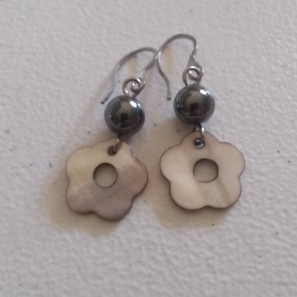 Monochromatic Flower Power! Floral Shell & Hematite Dangle Earrings - Picture 1 of 9